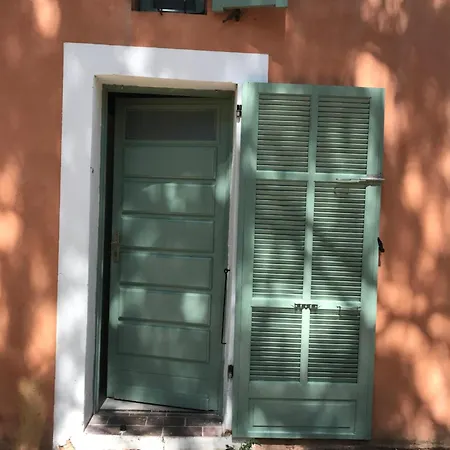 Mini Avec Jardin בית נופש בורגו